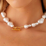 Amaris – Pearl Necklace in Gold