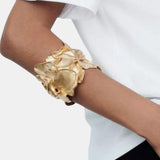 Jullana – Textured Flower Bracelet in Gold