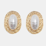 Michelle – Textured Pearl Stud Earrings in Gold