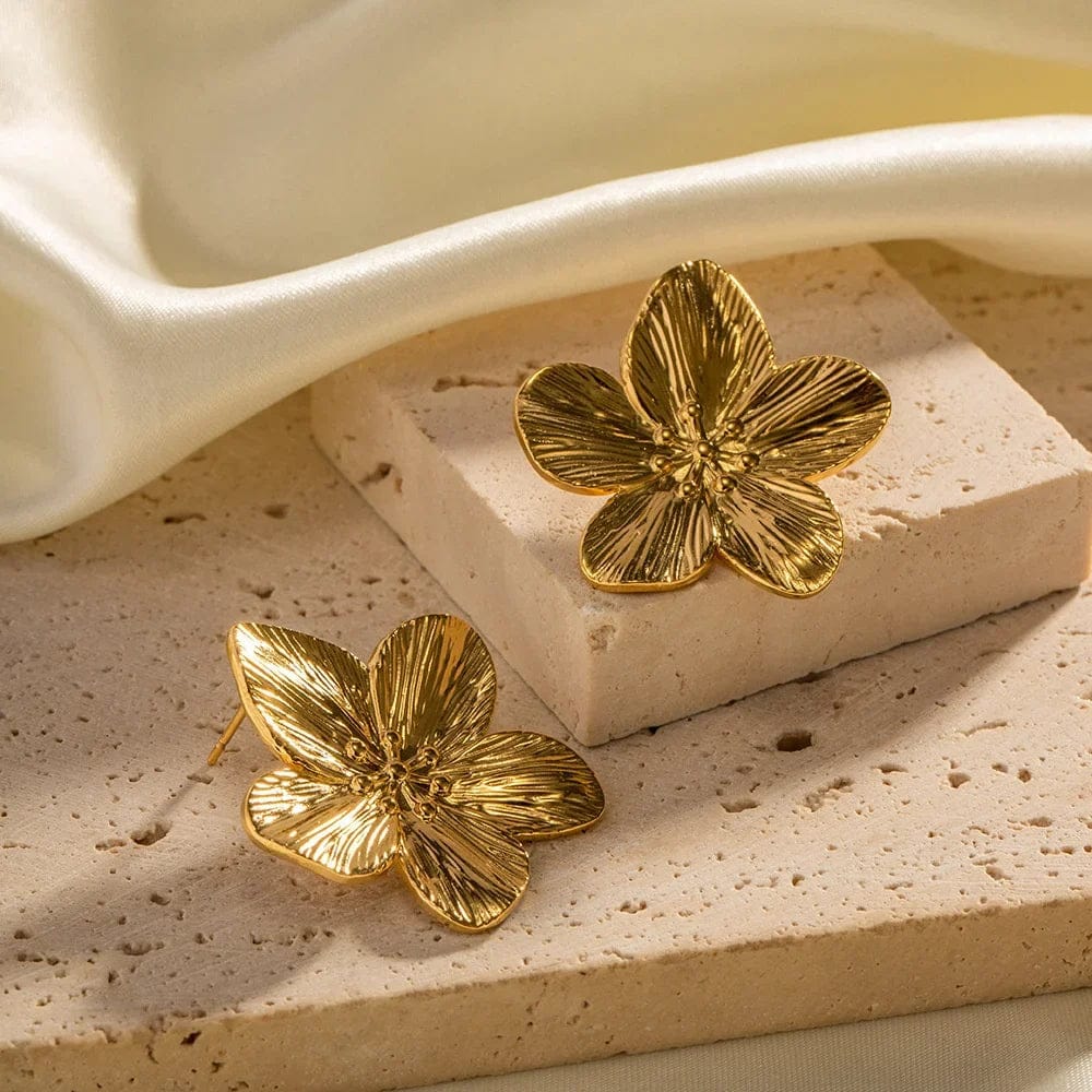 Loisa - Vintage Floral Earrings in Gold